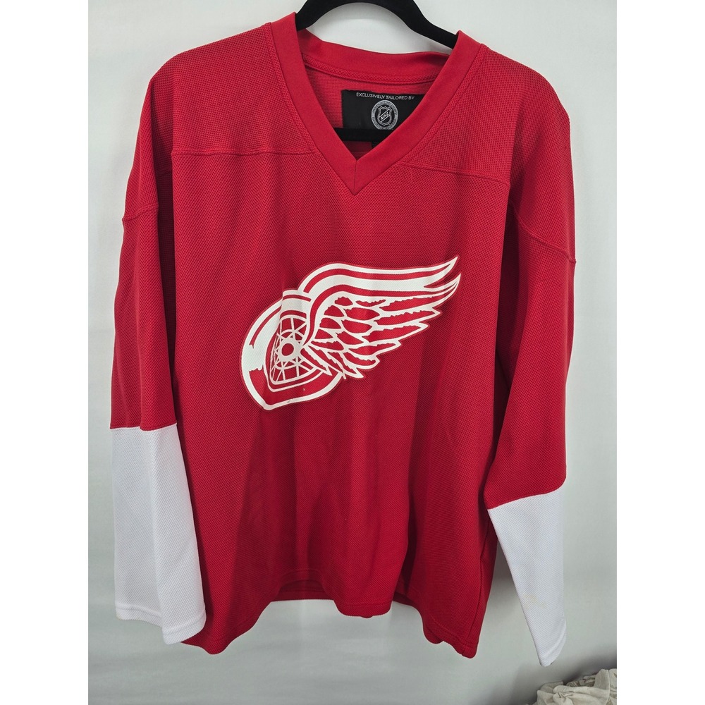 NHL Detroit Red Wings Jersey Mens Large Red White Winged Wheel‎ Hockey Fan Gear